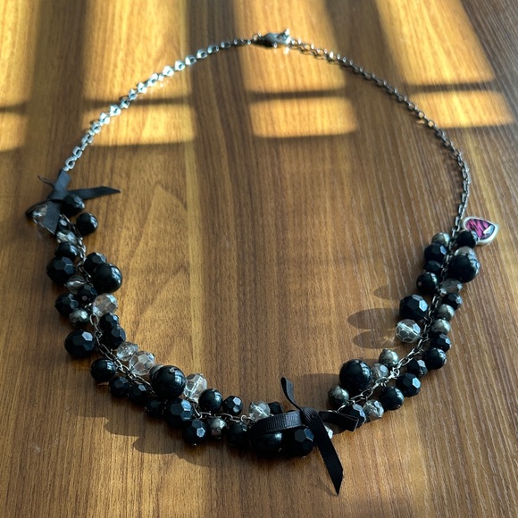 Jewelry - Elegant Black and Silver Beaded Necklace with Bow and Zebra Heart Accents 🌺